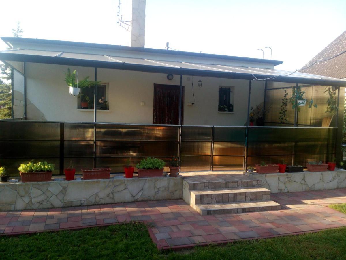 Sunny Apartman Nyiregyhaza Exterior photo